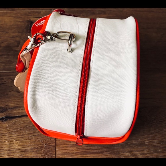 HELLO KITTY-NWT Faux Leather Square Wristlet - Picture 14 of 15